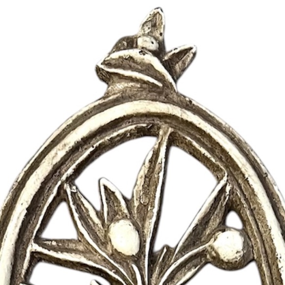 Hen Feathers Vintage Shabby Chic Wall Plant Candle Holder - Picture 7 of 11